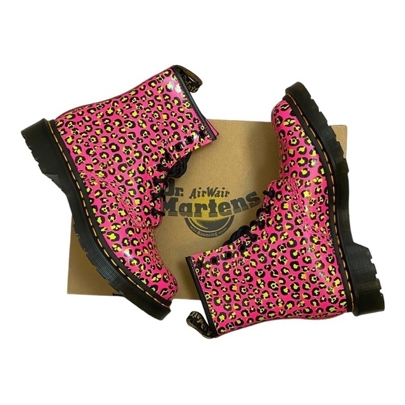 Dr. Martens 1460 Smooth Leather Leopard Print Combat Boots Size 7 Women - Picture 1 of 14